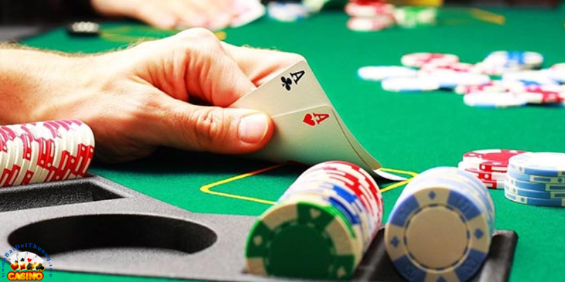 Hướng dẫn người mới chơi poker cực chi tiết